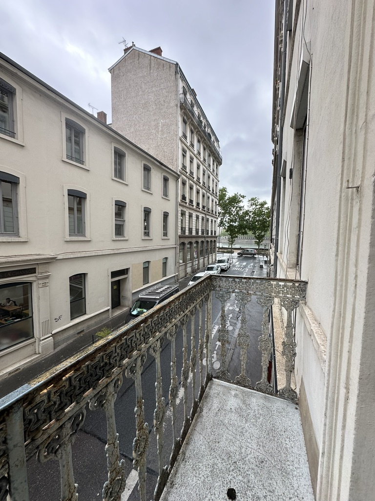 Appartement à vendre à Lyon, 71 m², 3 pièces – photo 1 sur 8